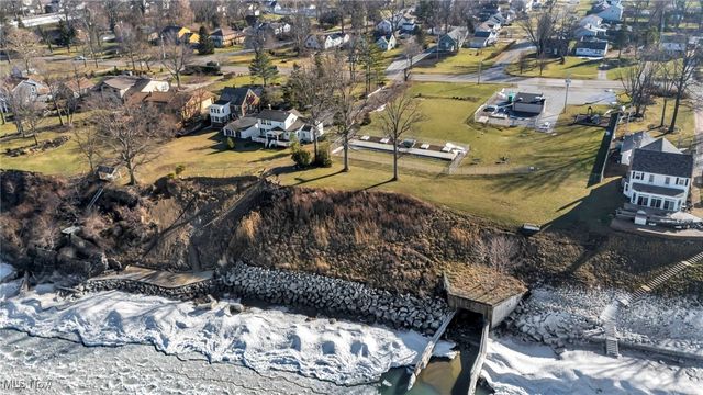 33418 Lake Shore Boulevard, Eastlake, OH 44095