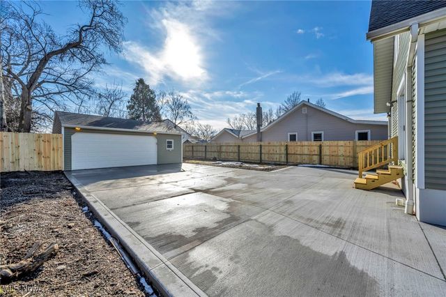 33418 Lake Shore Boulevard, Eastlake, OH 44095