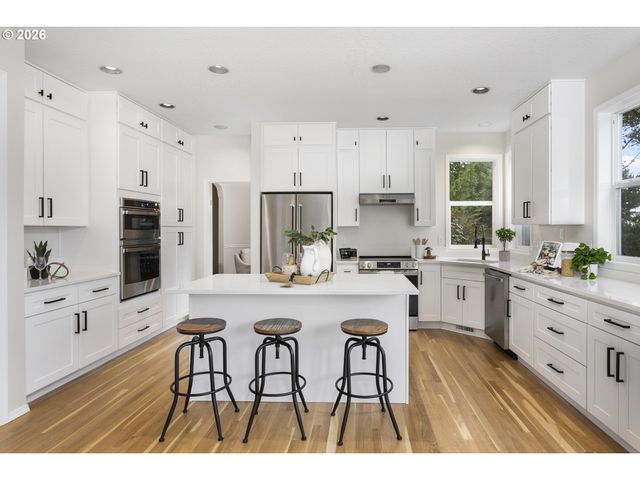 5407 BAY CREEK Dr, Lake Oswego, OR 97035