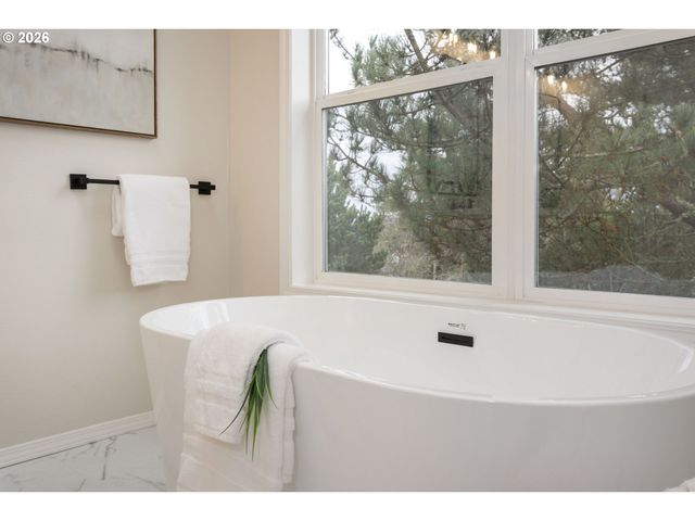 5407 BAY CREEK Dr, Lake Oswego, OR 97035