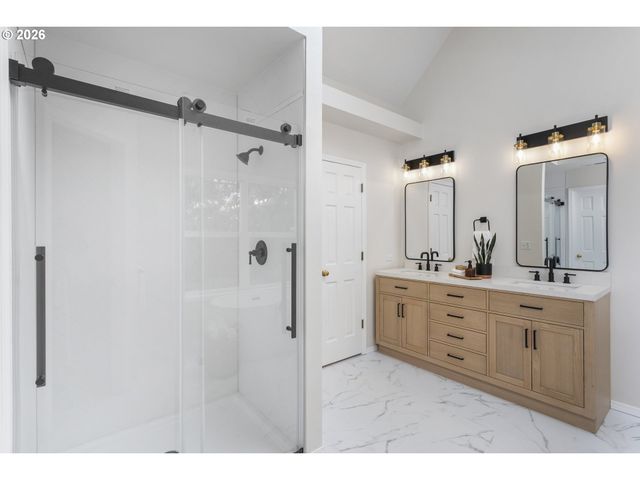 5407 BAY CREEK Dr, Lake Oswego, OR 97035