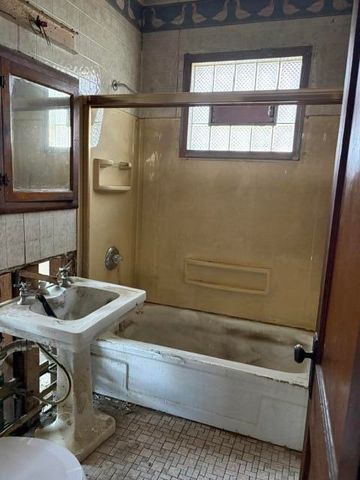 1301 Stanton Avenue, Whiting, IN 46394