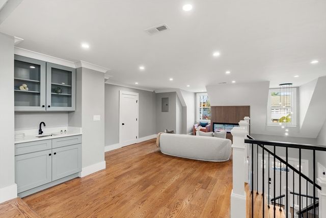 462 Waltham Street, Newton, MA 02645