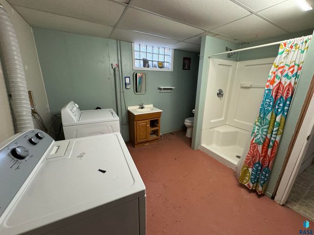 123 N Jefferson Ave Avenue, Madison, SD 57042