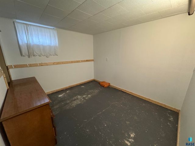 123 N Jefferson Ave Avenue, Madison, SD 57042