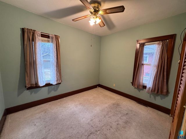 123 N Jefferson Ave Avenue, Madison, SD 57042