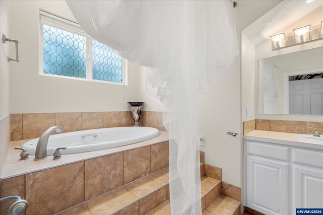 1354 Lea Ann Ct NW, Salem, OR 97304