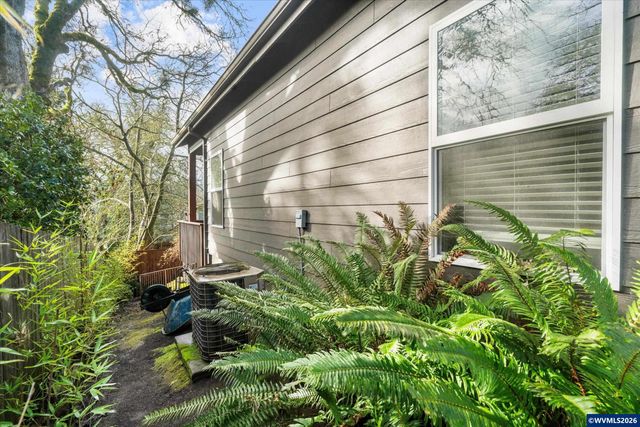 1354 Lea Ann Ct NW, Salem, OR 97304