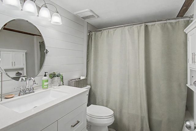 122 Redrock Dr Apt 101, Burlington, VT 05401