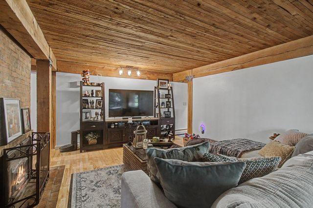 122 Redrock Dr Apt 101, Burlington, VT 05401