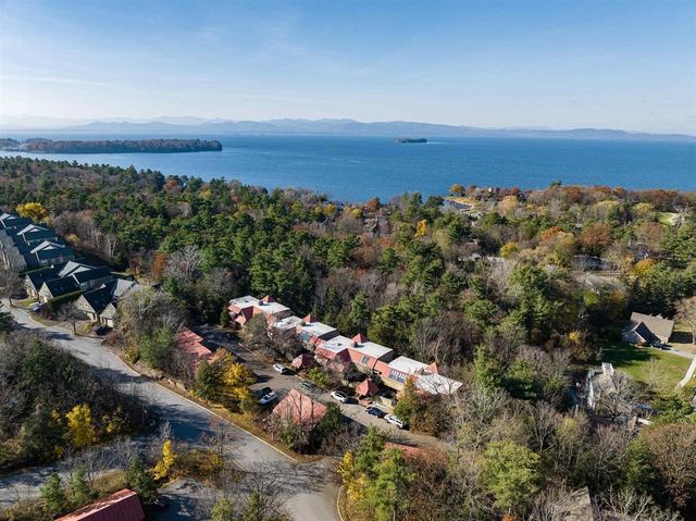 122 Redrock Dr Apt 101, Burlington, VT 05401