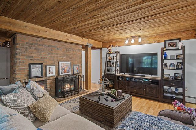 122 Redrock Dr Apt 101, Burlington, VT 05401