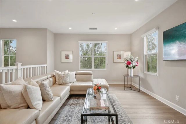 100 Omar, Irvine, CA 92620