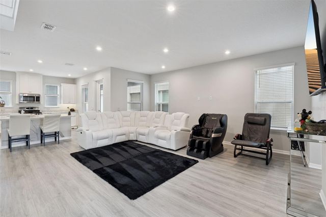 4642 PRAIRIE CREEK STREET, Winter Garden, FL 34787