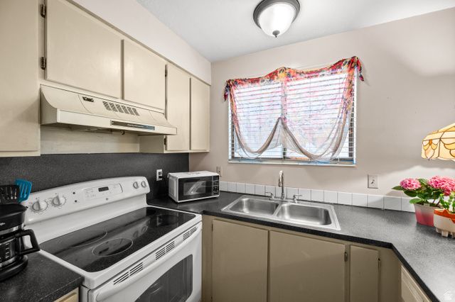 6302 W 3100 S, West Valley City, UT 84128