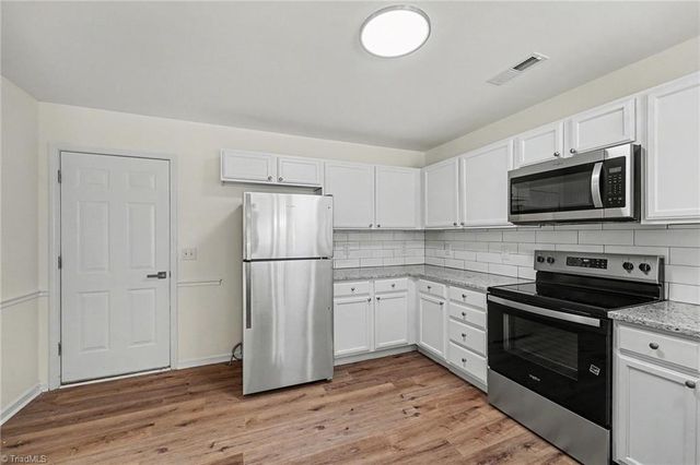 112 Parkview Court, Archdale, NC 27263