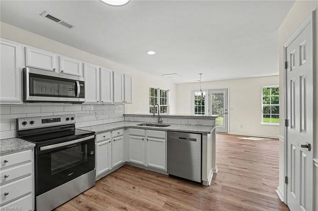 112 Parkview Court, Archdale, NC 27263