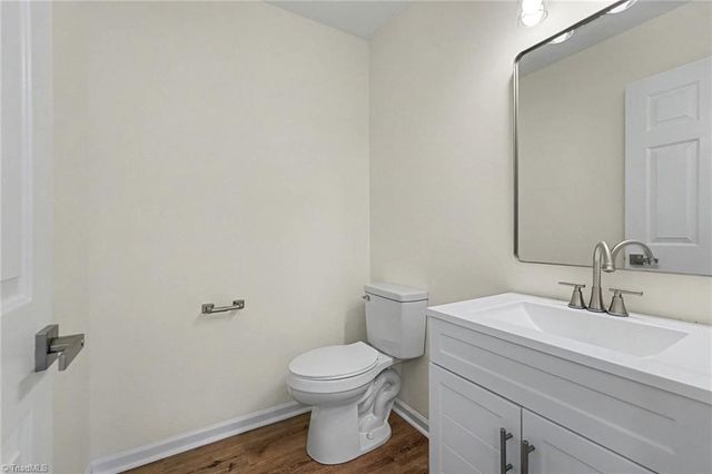 112 Parkview Court, Archdale, NC 27263