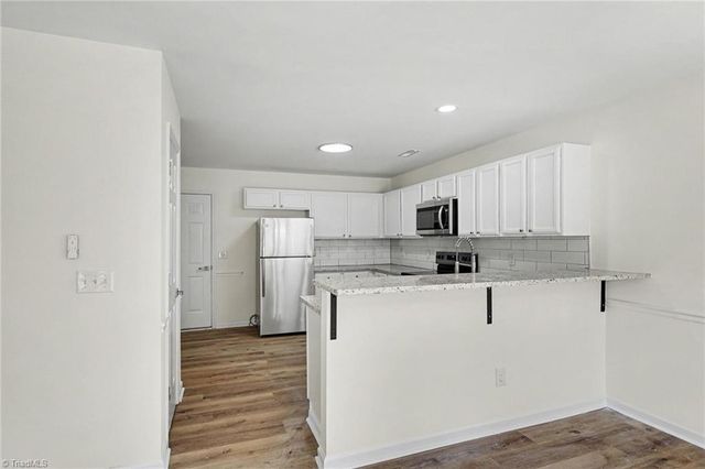 112 Parkview Court, Archdale, NC 27263