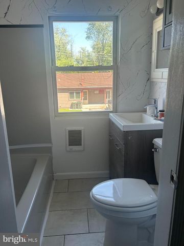 2 QUARRY ST, Coatesville, PA 19320