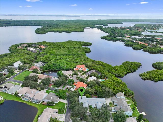 1092 SANABEL COURT NE, St Petersburg, FL 33702