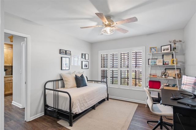 1092 SANABEL COURT NE, St Petersburg, FL 33702