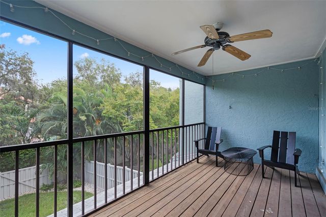 1092 SANABEL COURT NE, St Petersburg, FL 33702