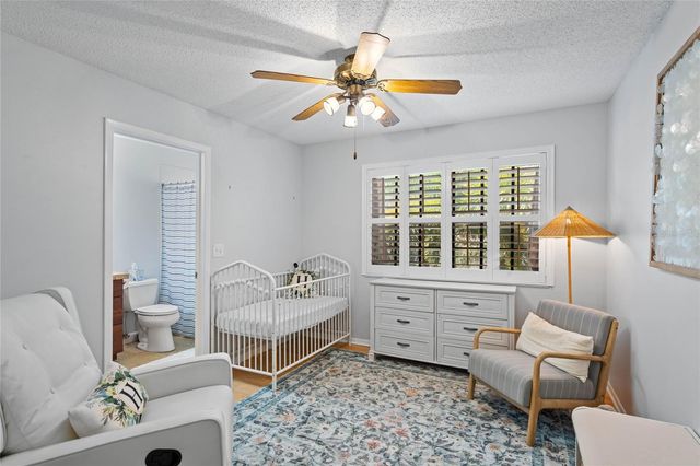 1092 SANABEL COURT NE, St Petersburg, FL 33702