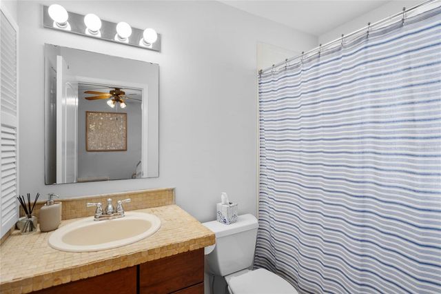 1092 SANABEL COURT NE, St Petersburg, FL 33702