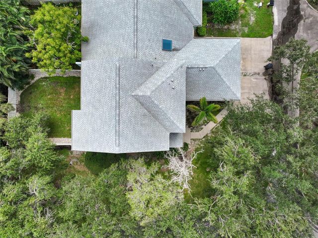1092 SANABEL COURT NE, St Petersburg, FL 33702