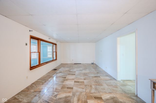 811 E 21st Street, Anderson, IN 46016