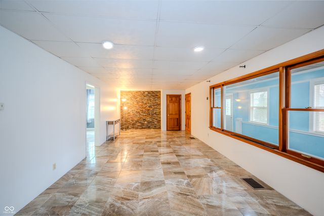 811 E 21st Street, Anderson, IN 46016