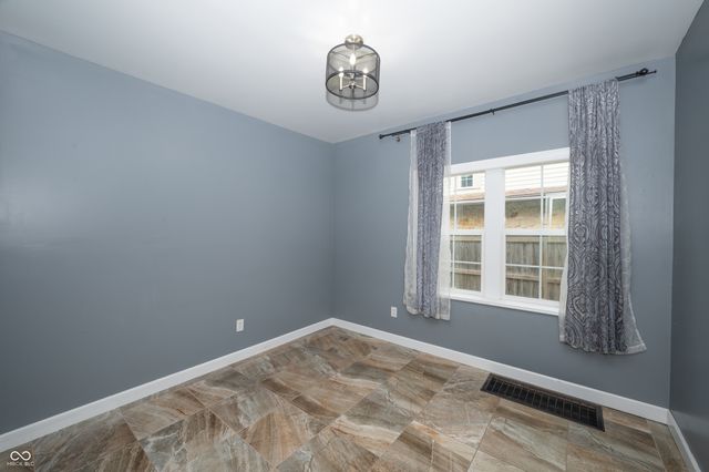 811 E 21st Street, Anderson, IN 46016