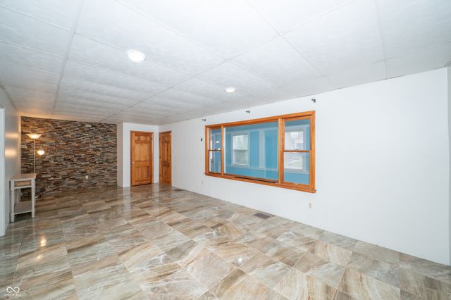 811 E 21st Street, Anderson, IN 46016