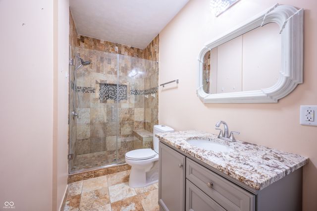 811 E 21st Street, Anderson, IN 46016