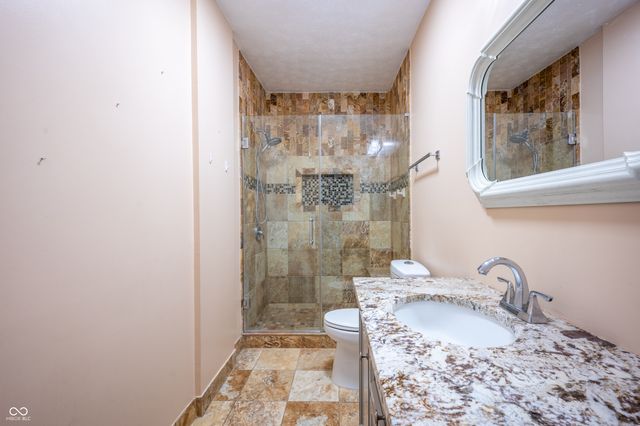 811 E 21st Street, Anderson, IN 46016