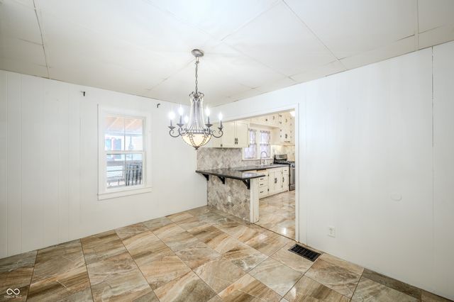 811 E 21st Street, Anderson, IN 46016