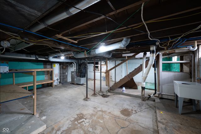 811 E 21st Street, Anderson, IN 46016