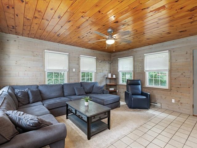 3 Michael Rd, Dracut, MA 01826