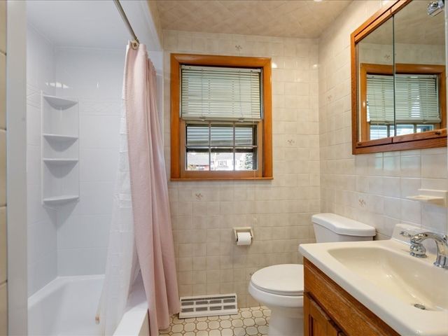 3 Michael Rd, Dracut, MA 01826