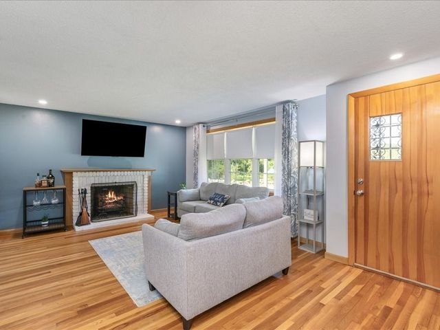 3 Michael Rd, Dracut, MA 01826