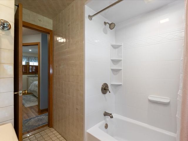 3 Michael Rd, Dracut, MA 01826
