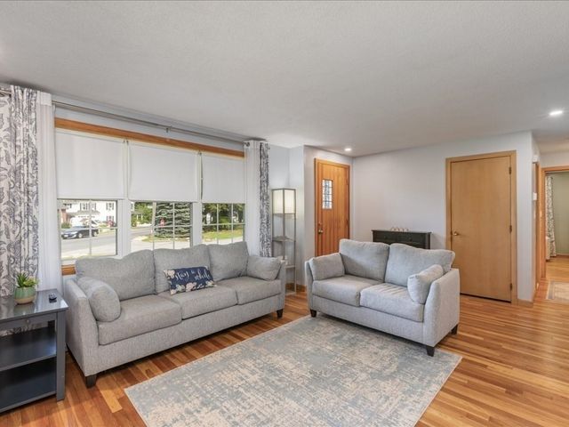 3 Michael Rd, Dracut, MA 01826