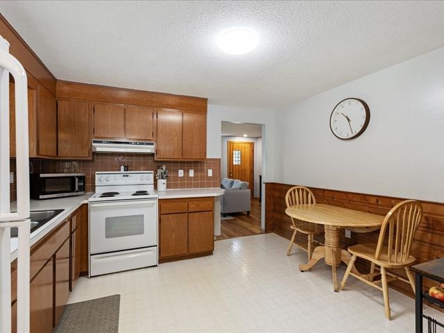 3 Michael Rd, Dracut, MA 01826
