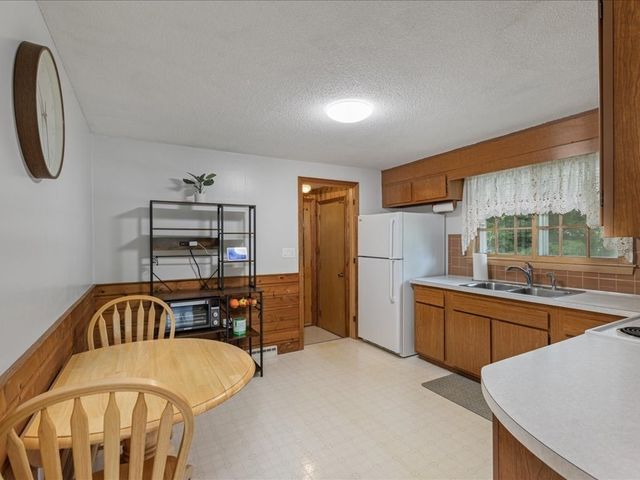 3 Michael Rd, Dracut, MA 01826