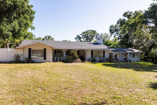 1505 E CROOKED LAKE DRIVE, Eustis, FL 32726