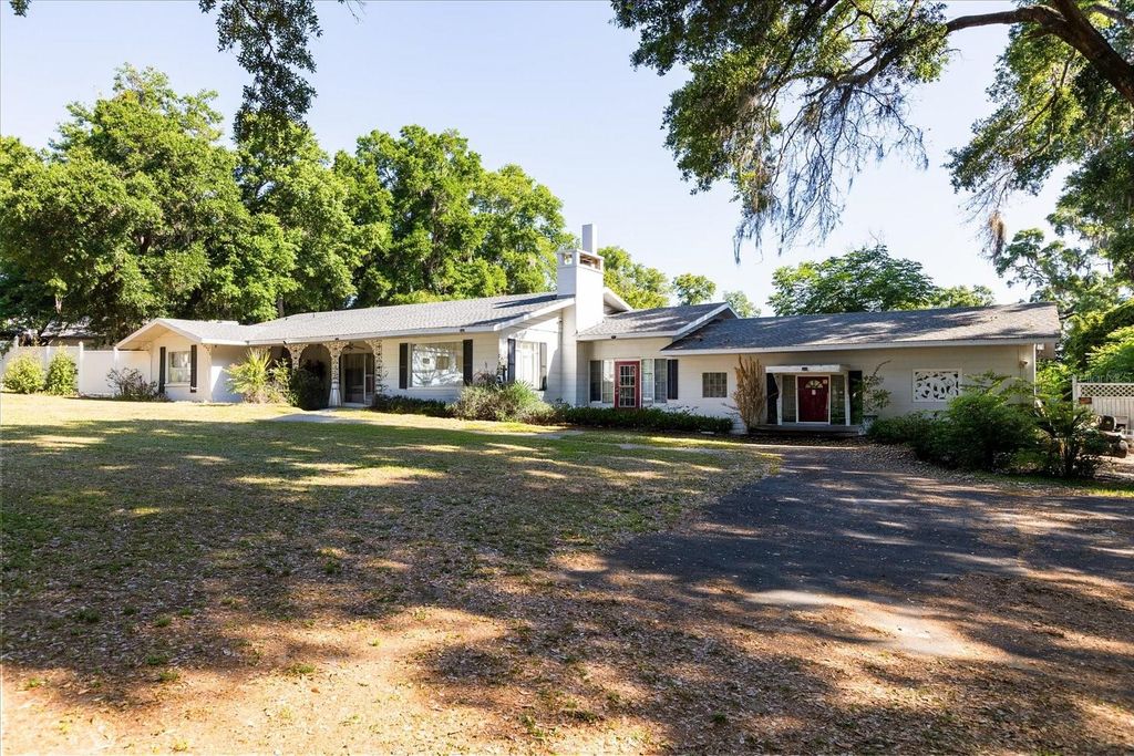 1505 E CROOKED LAKE DRIVE, Eustis, FL 32726