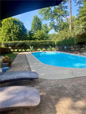 8479 London Court, Springboro, OH 45066