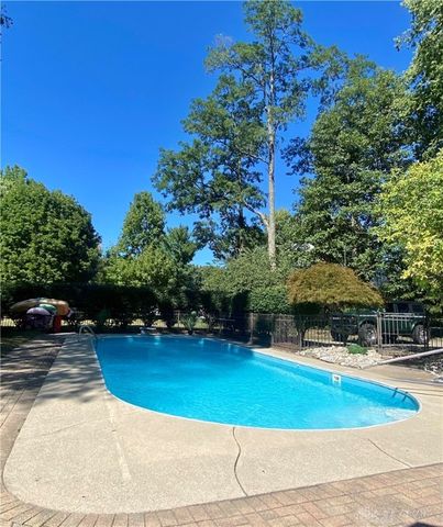 8479 London Court, Springboro, OH 45066