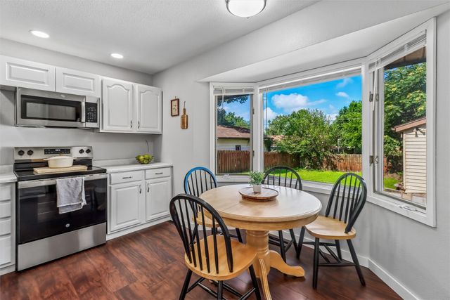 2814 E 39th Street, Des Moines, IA 50317